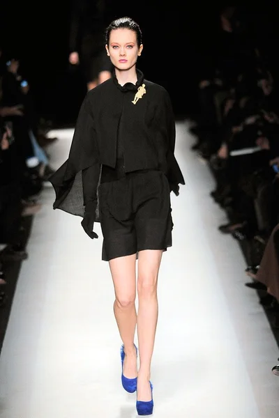 Look 27
